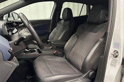 valkoinen Volkswagen ID.4 2022 kuva 14.