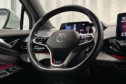 valkoinen Volkswagen ID.4 2022 kuva 15.