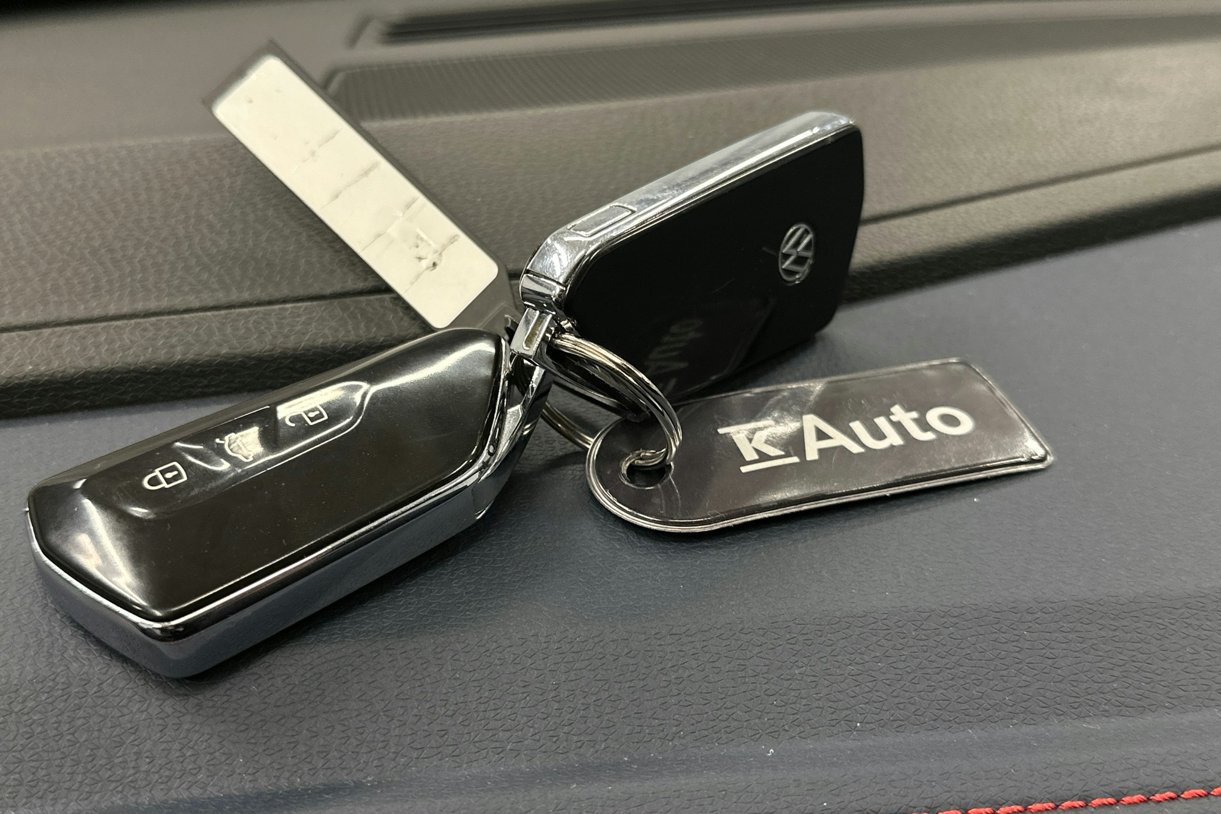 valkoinen Volkswagen ID.4 2022 kuva 27.