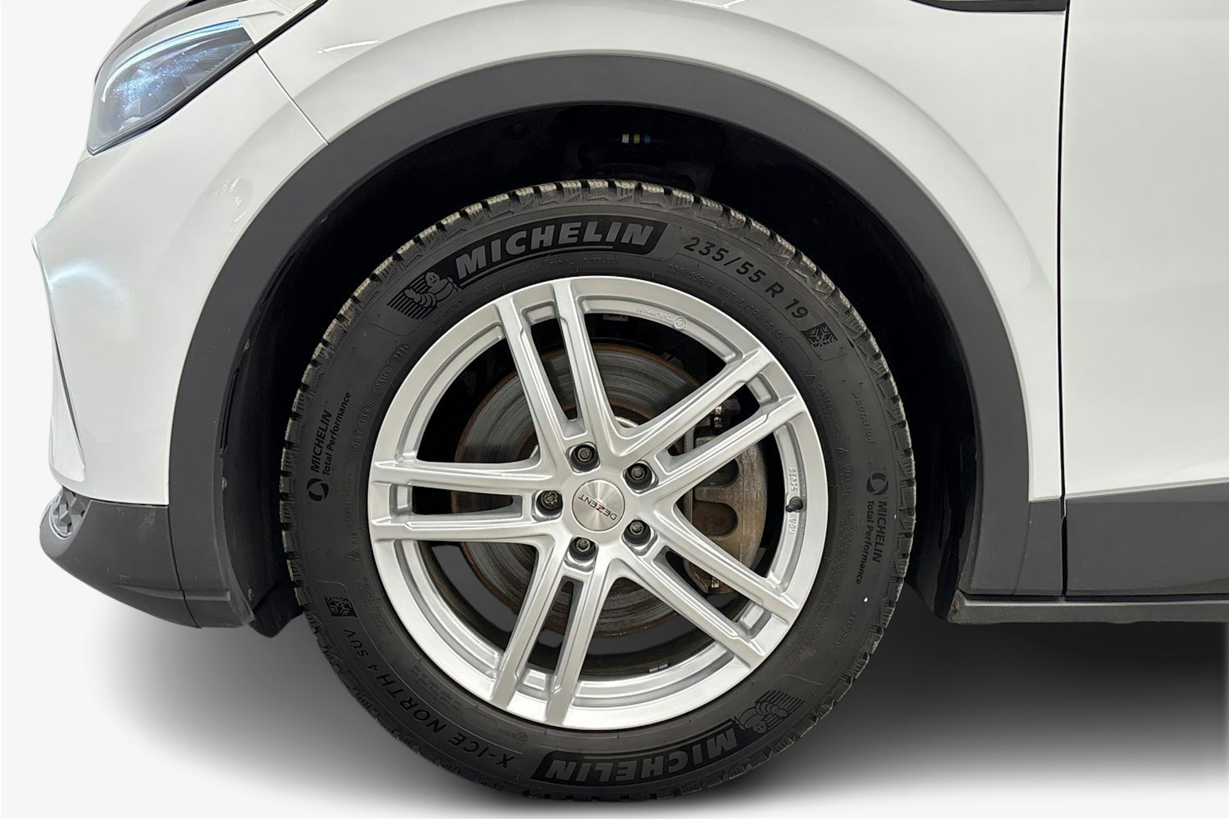 Valkoinen Volkswagen ID.4 2022 kuva 11.