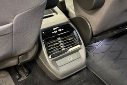 Valkoinen Volkswagen ID.4 2022 kuva 15.