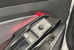 Valkoinen Volkswagen ID.4 2022 kuva 17.