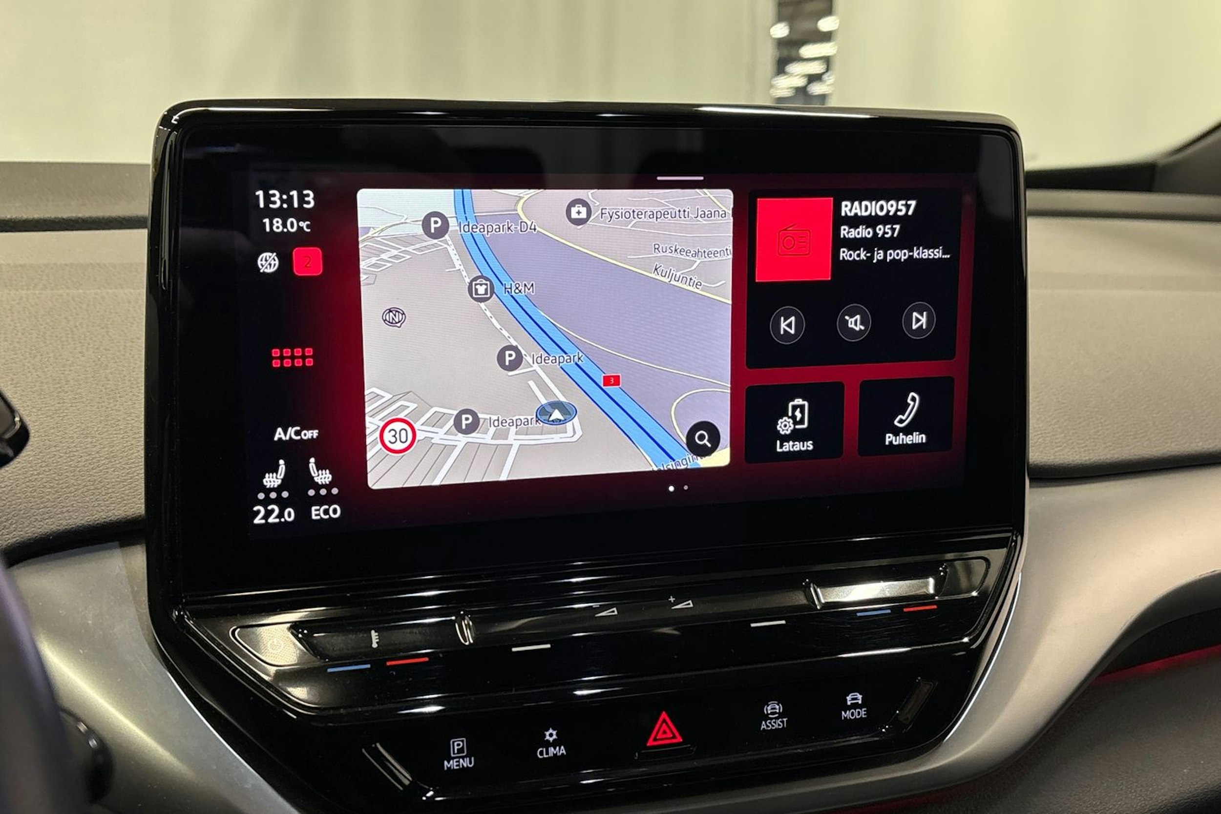 Valkoinen Volkswagen ID.4 2022 kuva 22.