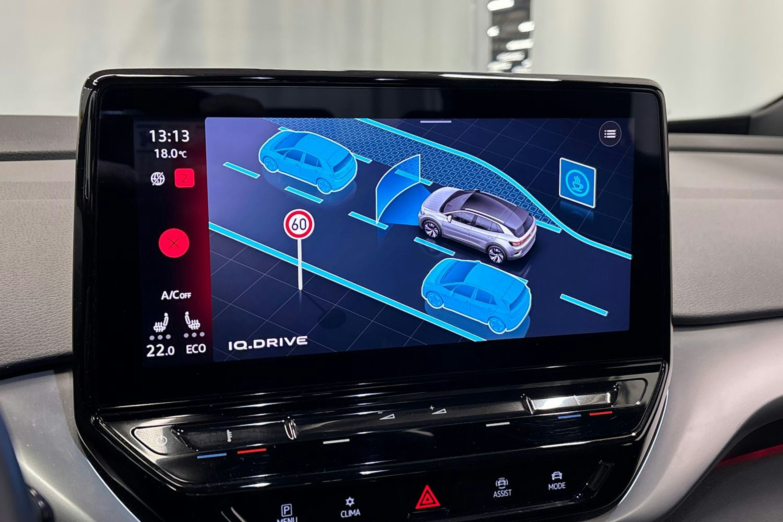 Valkoinen Volkswagen ID.4 2022 kuva 24.