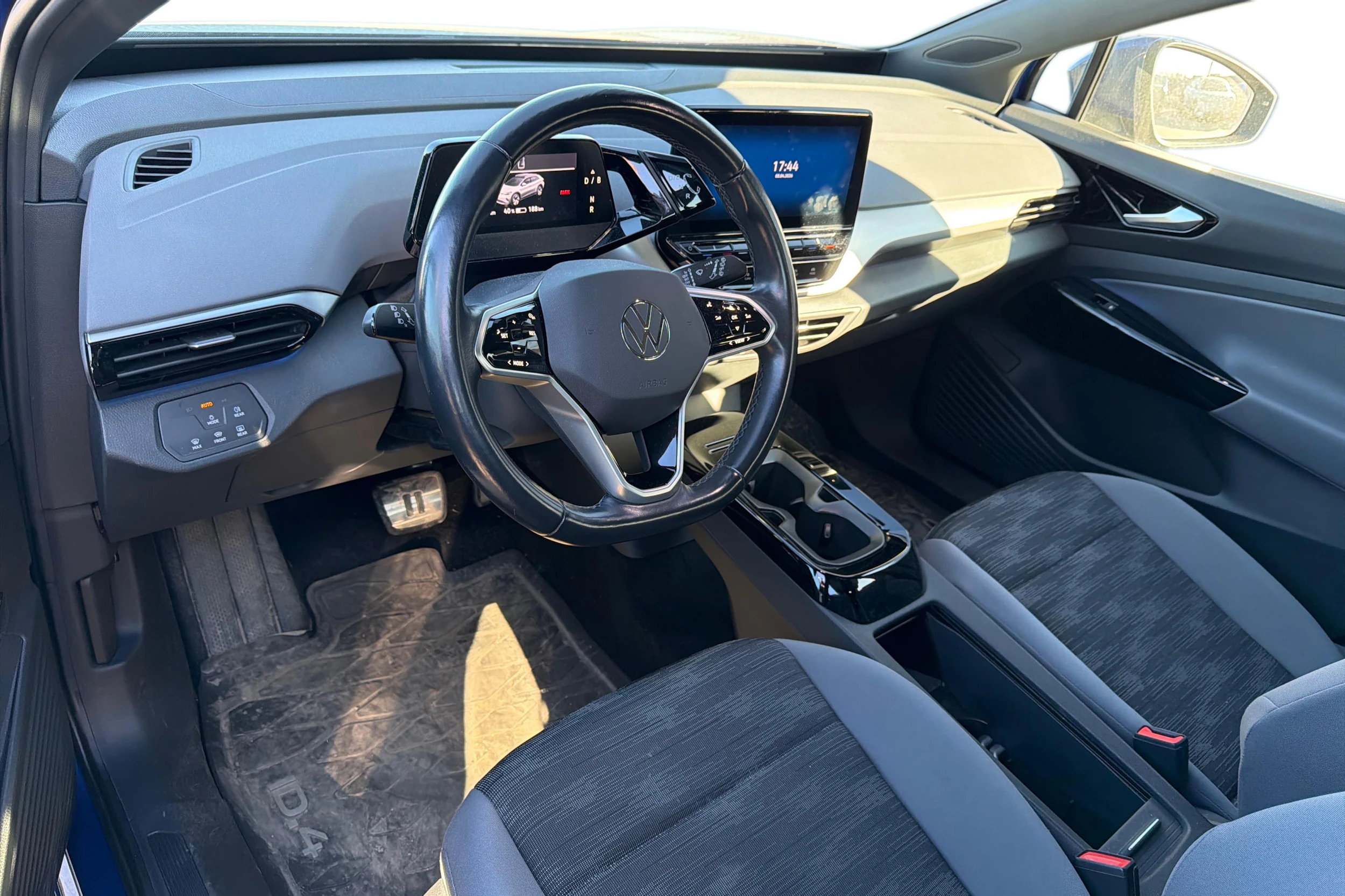 sininen Volkswagen ID.4 2022 kuva 3.