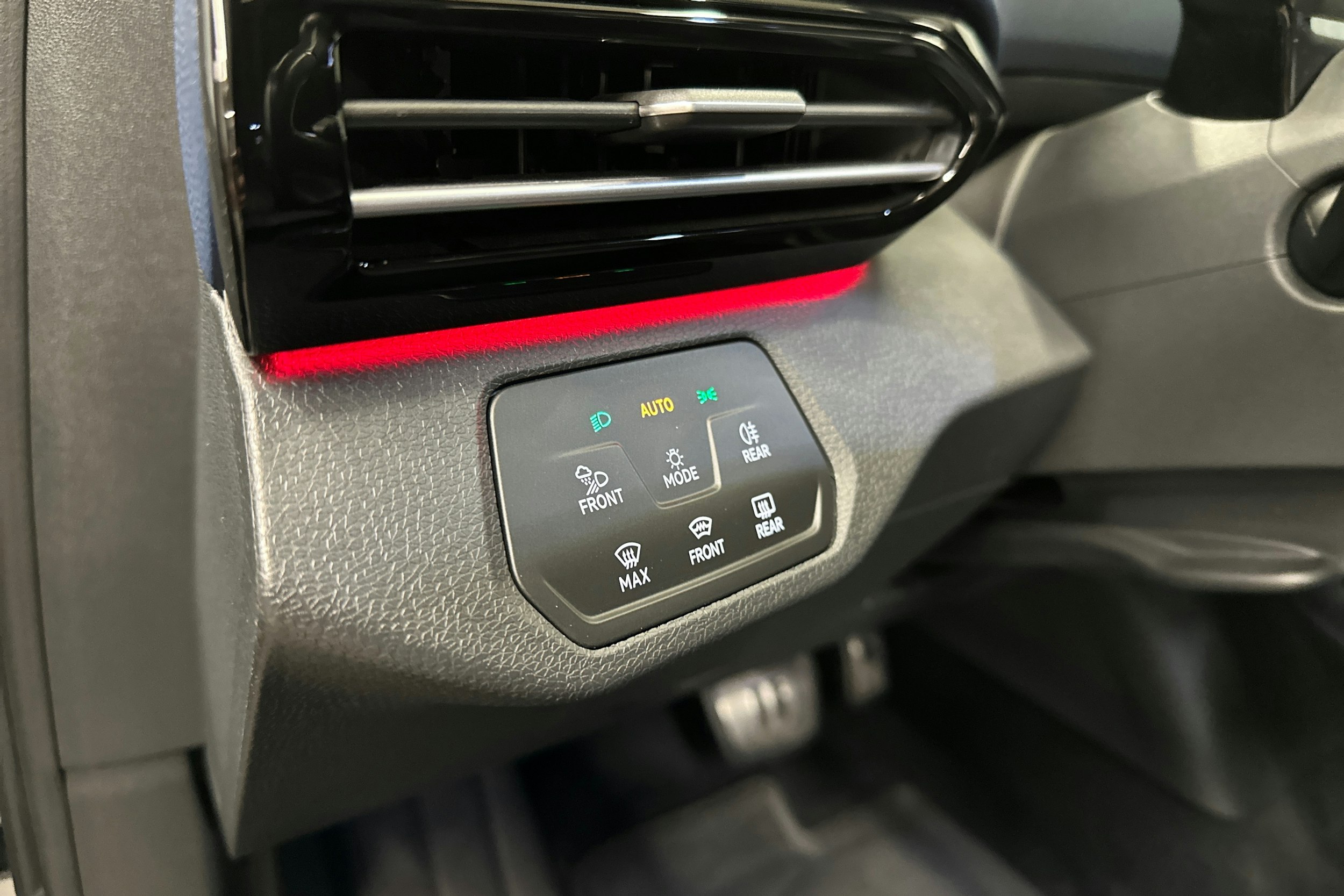 hopea Volkswagen ID.4 2022 kuva 13.