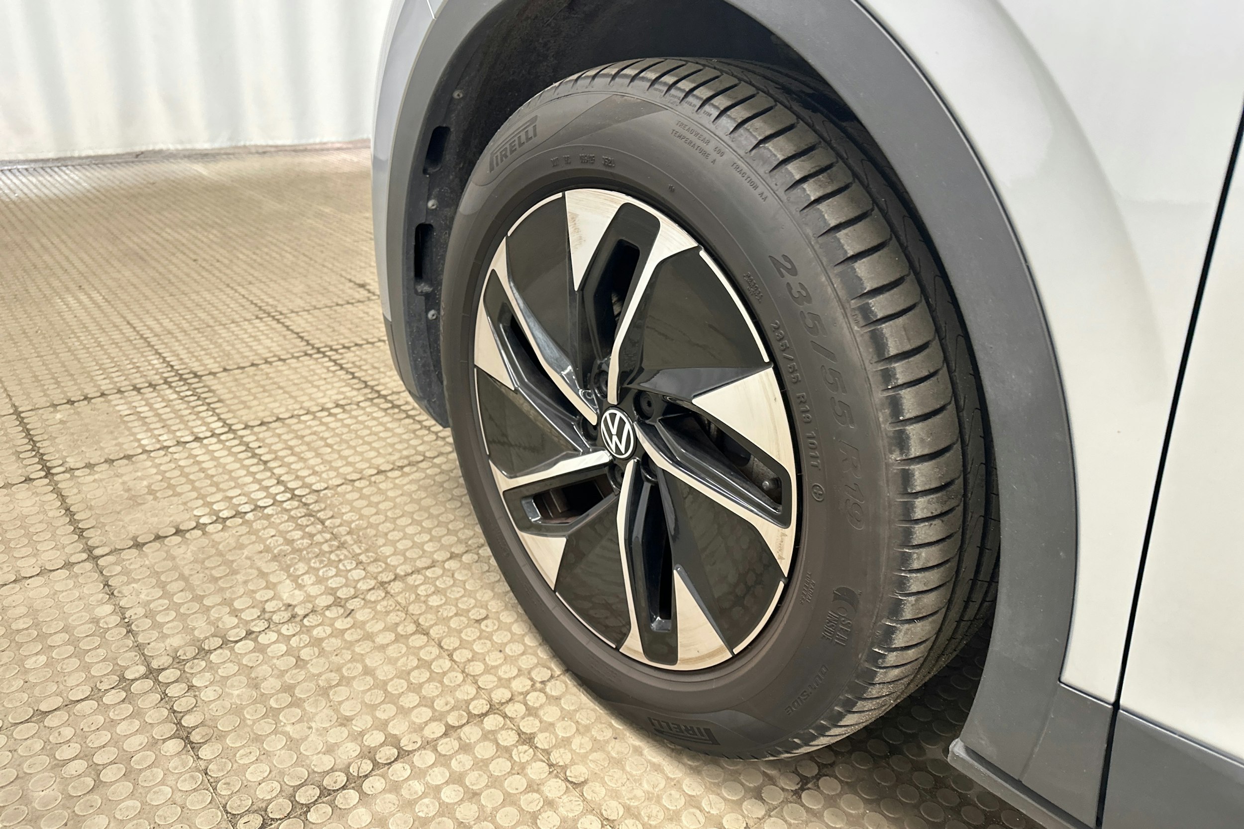 hopea Volkswagen ID.4 2022 kuva 9.