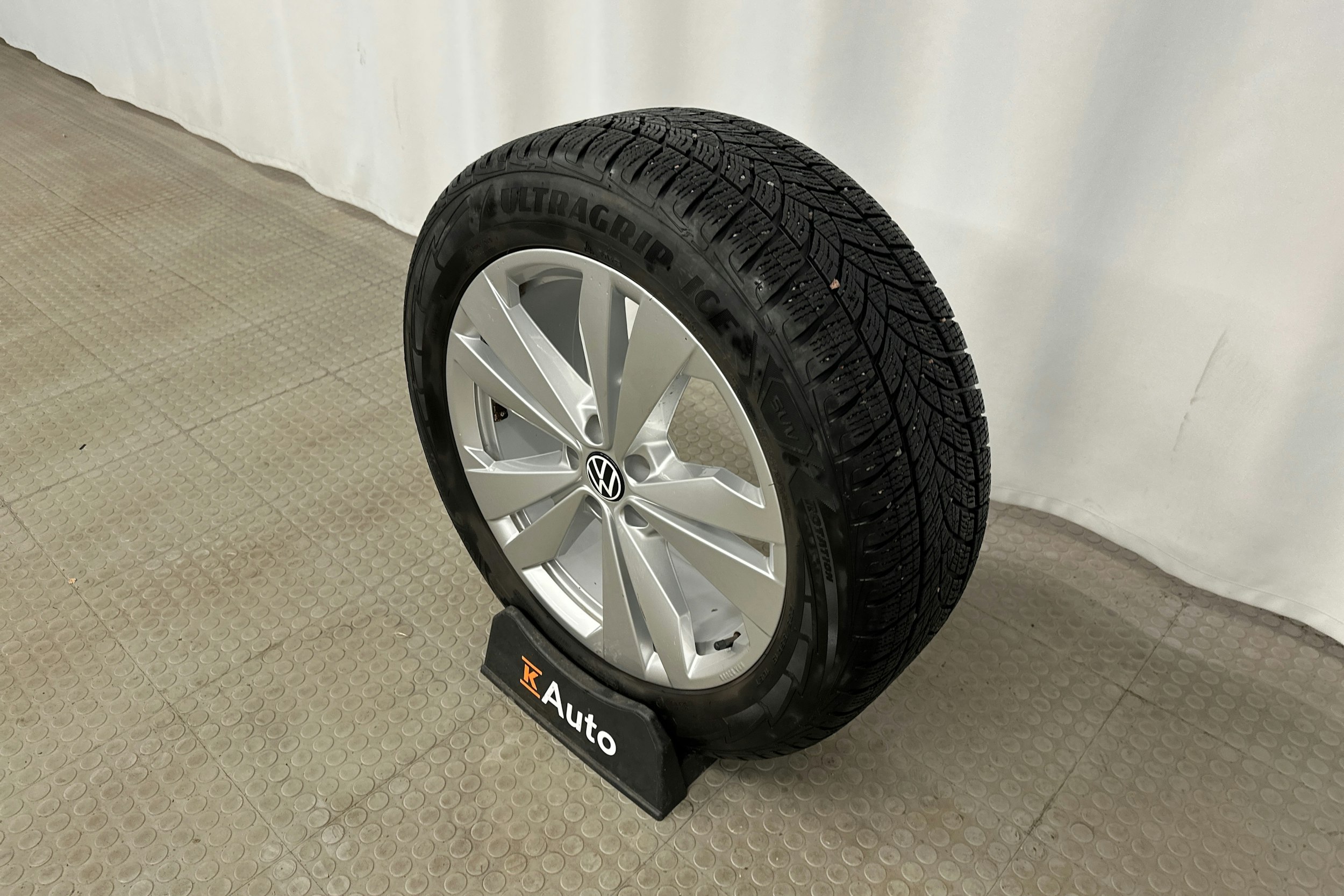 hopea Volkswagen ID.4 2022 kuva 10.