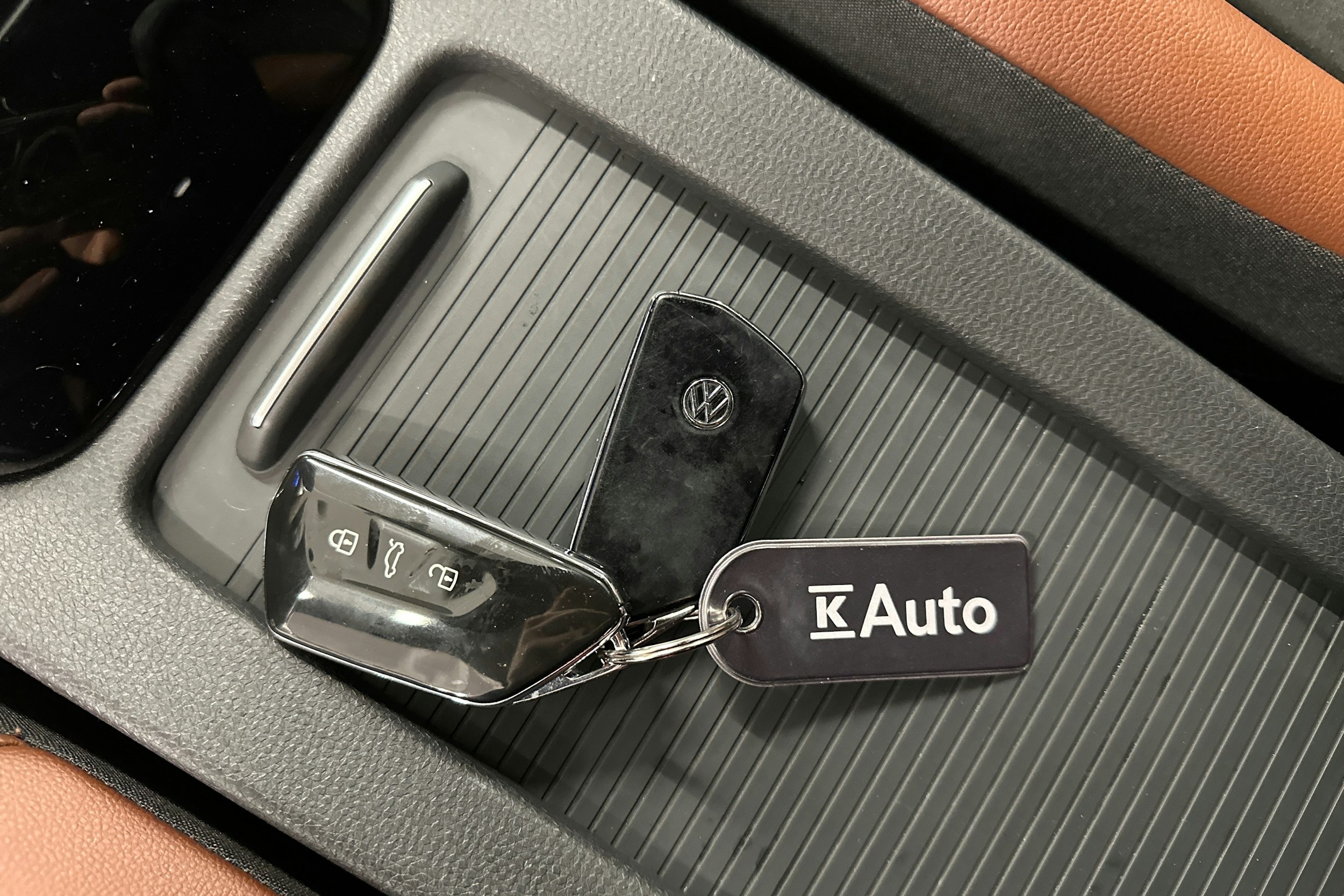 hopea Volkswagen ID.4 2022 kuva 26.
