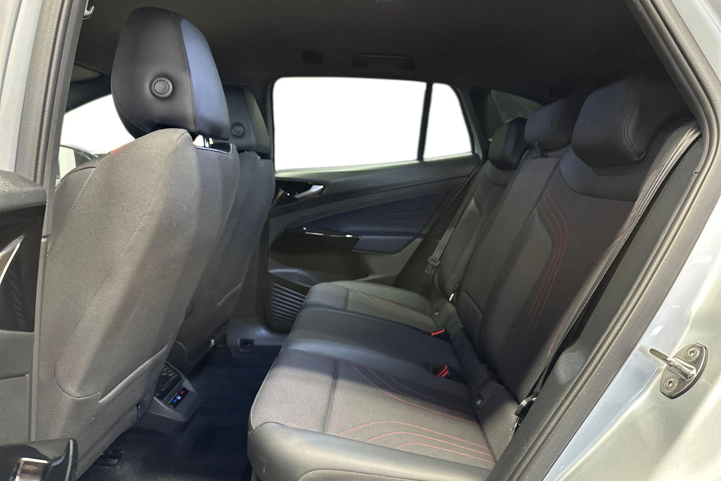Hopea Volkswagen ID.4 2022 kuva 8.