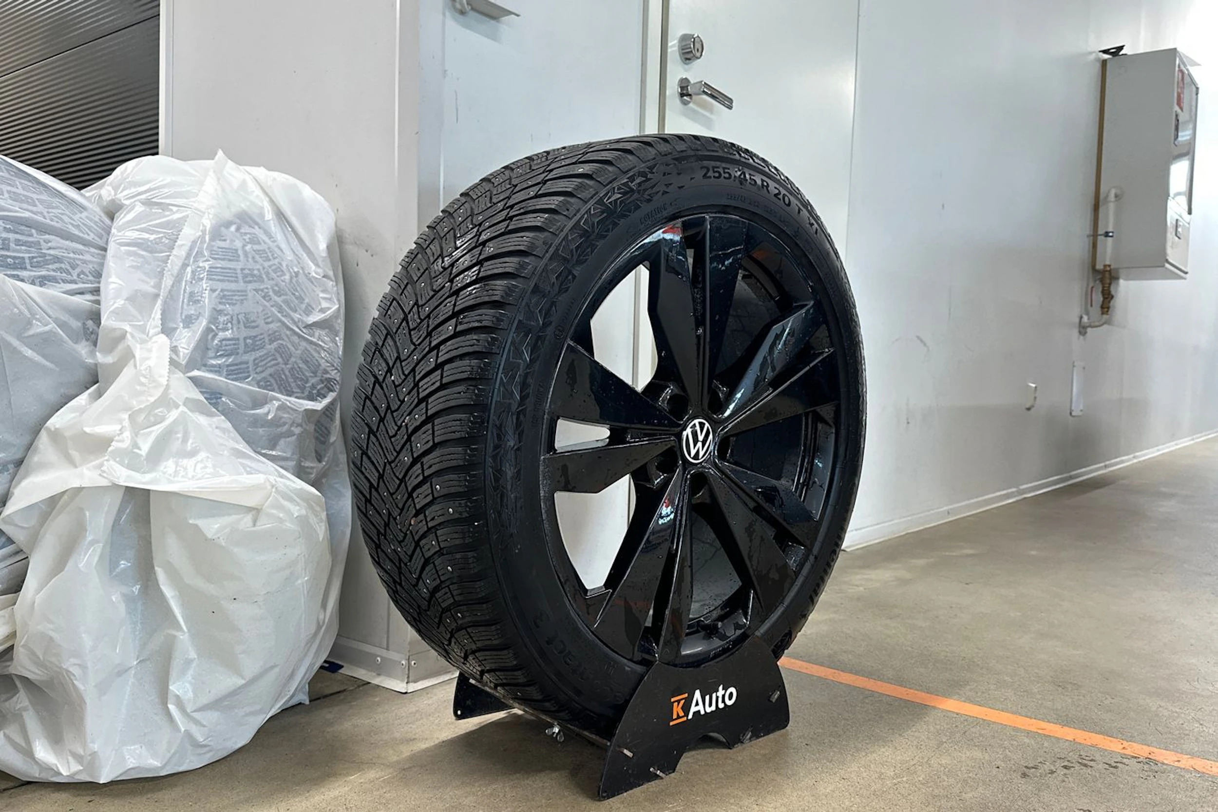Hopea Volkswagen ID.4 2022 kuva 10.