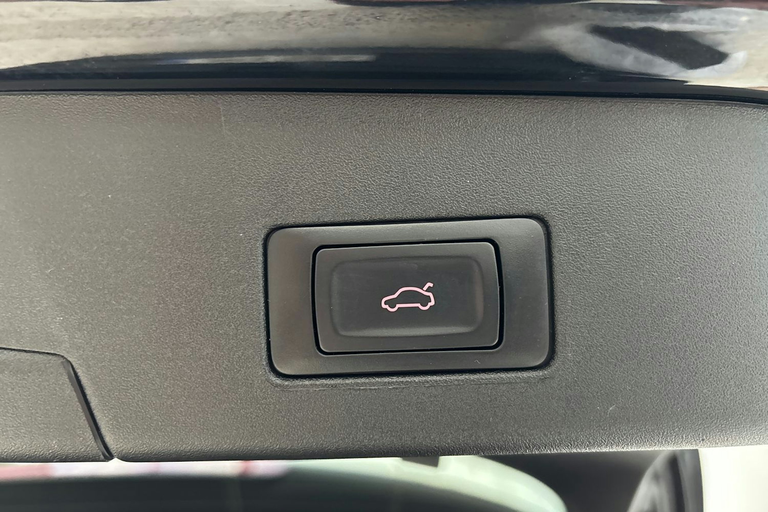 musta Volkswagen ID.4 2022 kuva 14.