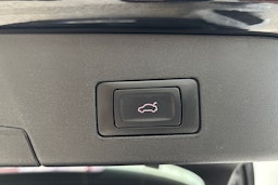 musta Volkswagen ID.4 2022 kuva 14.