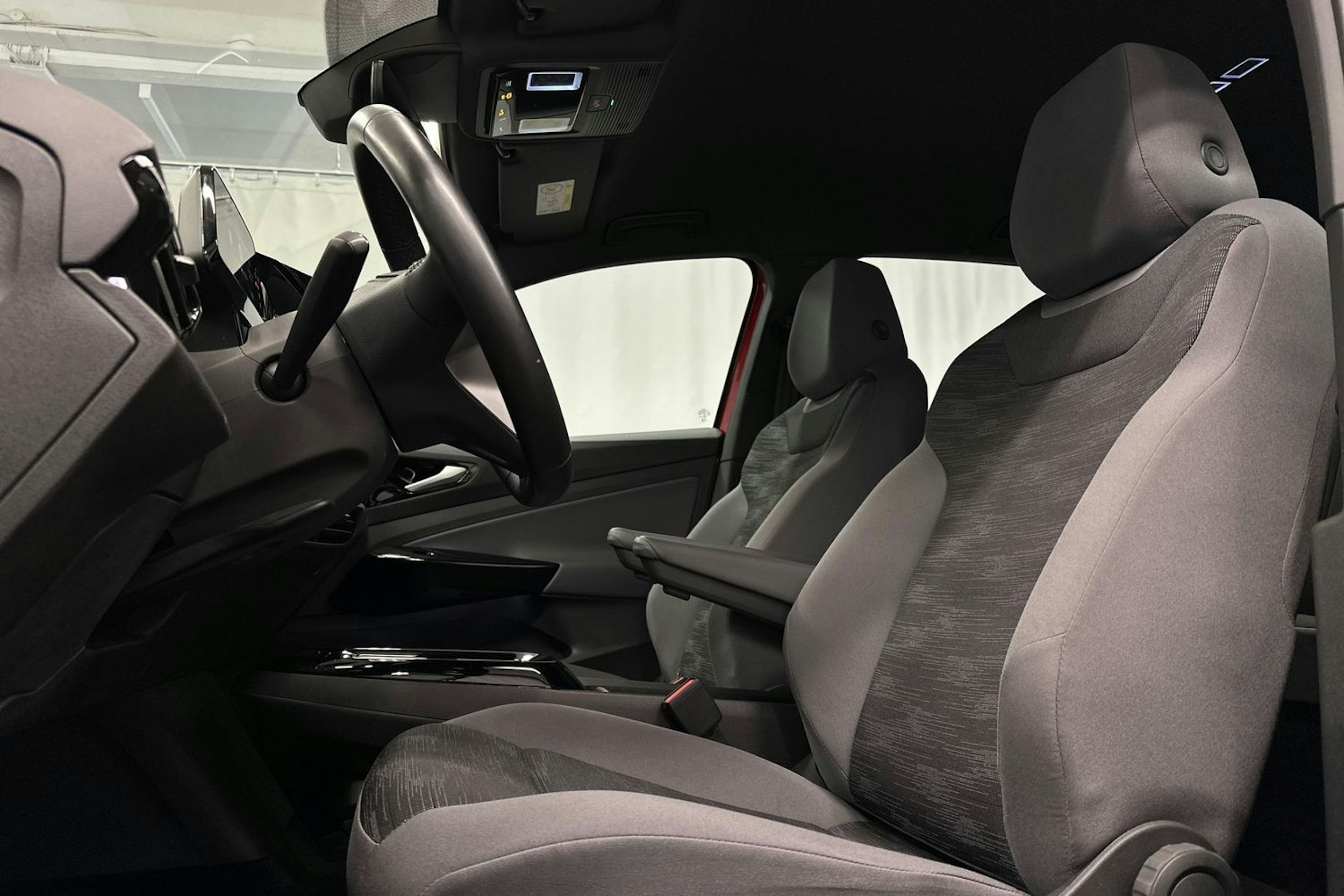 punainen Volkswagen ID.4 2022 kuva 15.