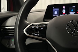 punainen Volkswagen ID.4 2022 kuva 17.