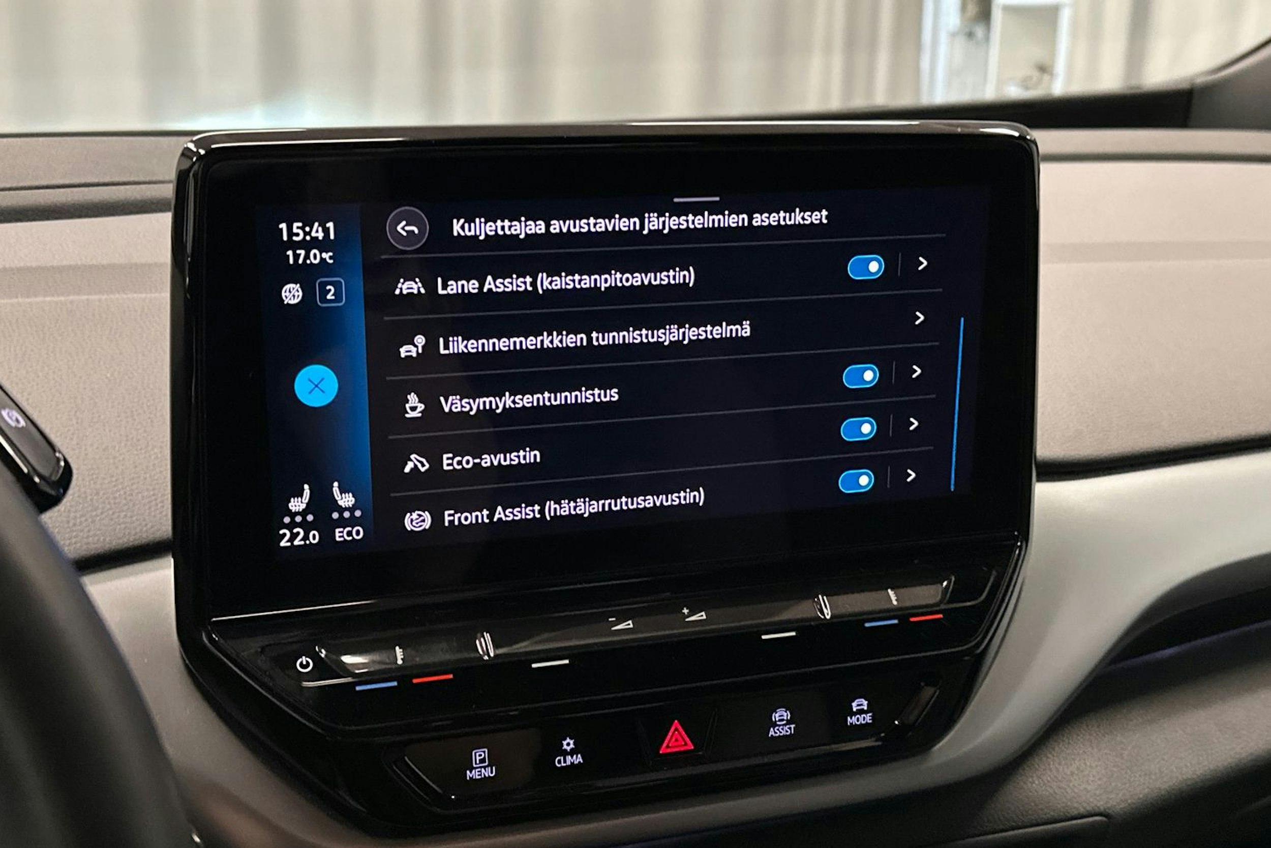 punainen Volkswagen ID.4 2022 kuva 25.