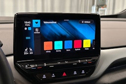 punainen Volkswagen ID.4 2022 kuva 30.