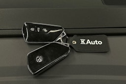 punainen Volkswagen ID.4 2022 kuva 33.