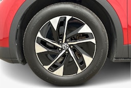 punainen Volkswagen ID.4 2022 kuva 11.