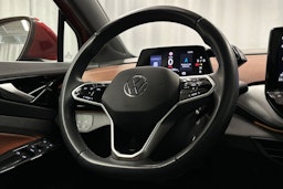punainen Volkswagen ID.4 2022 kuva 15.