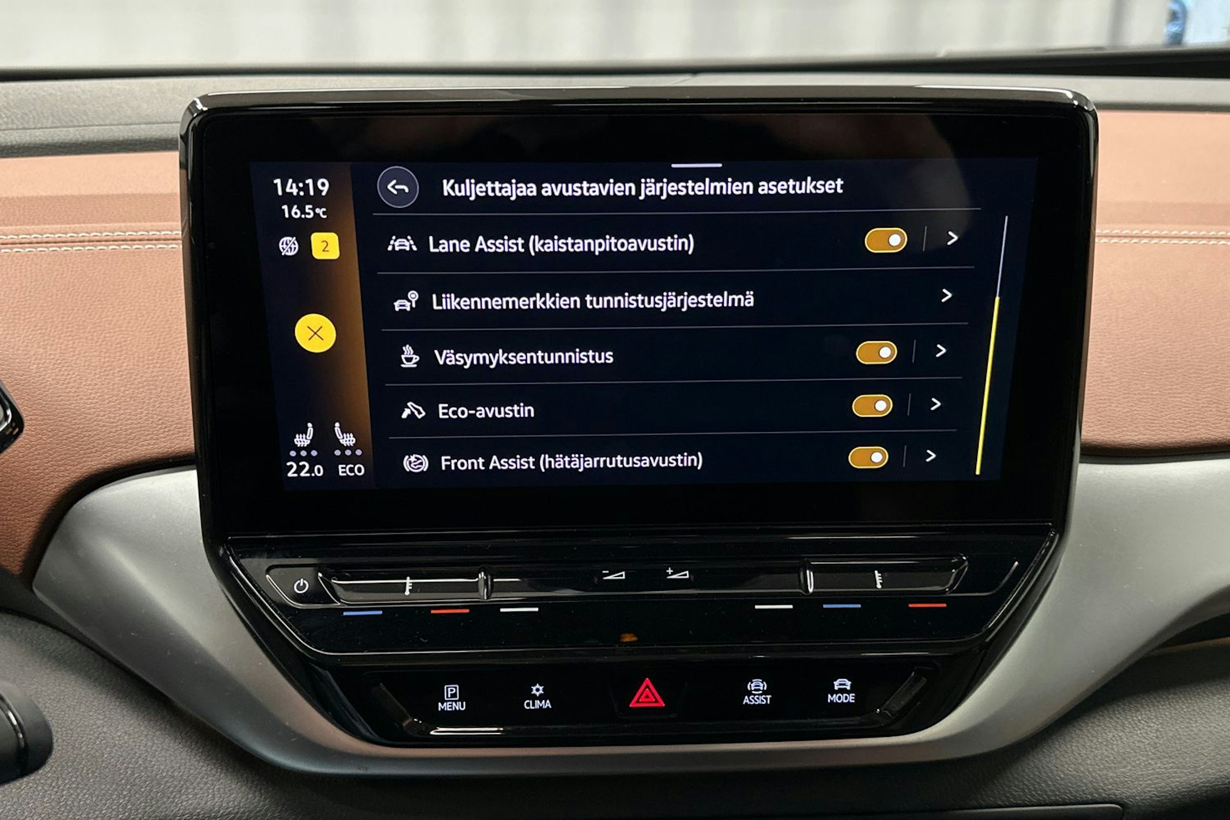punainen Volkswagen ID.4 2022 kuva 28.