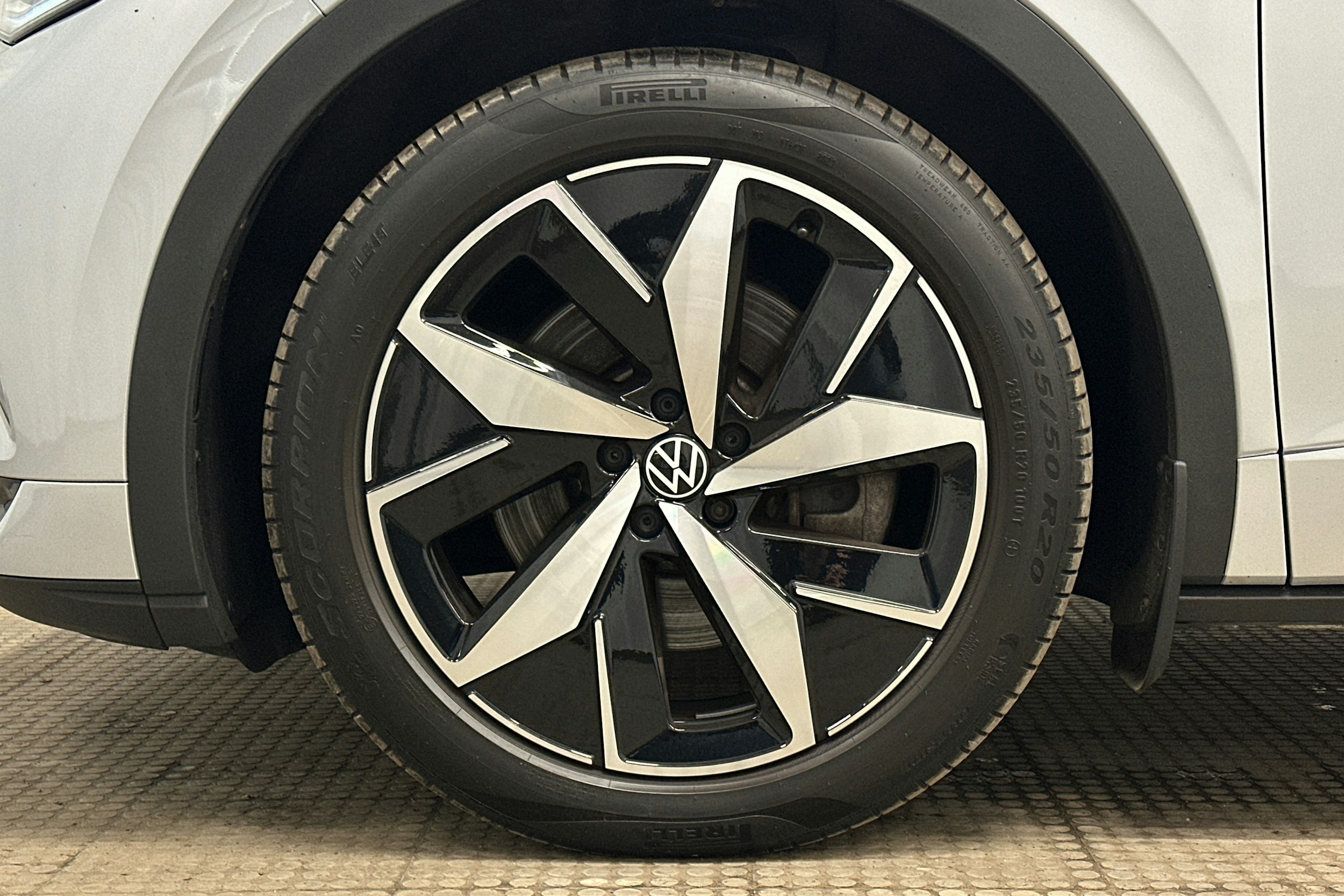 hopea Volkswagen ID.4 2022 kuva 11.