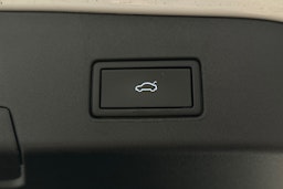 valkoinen Volkswagen ID.4 2022 kuva 16.