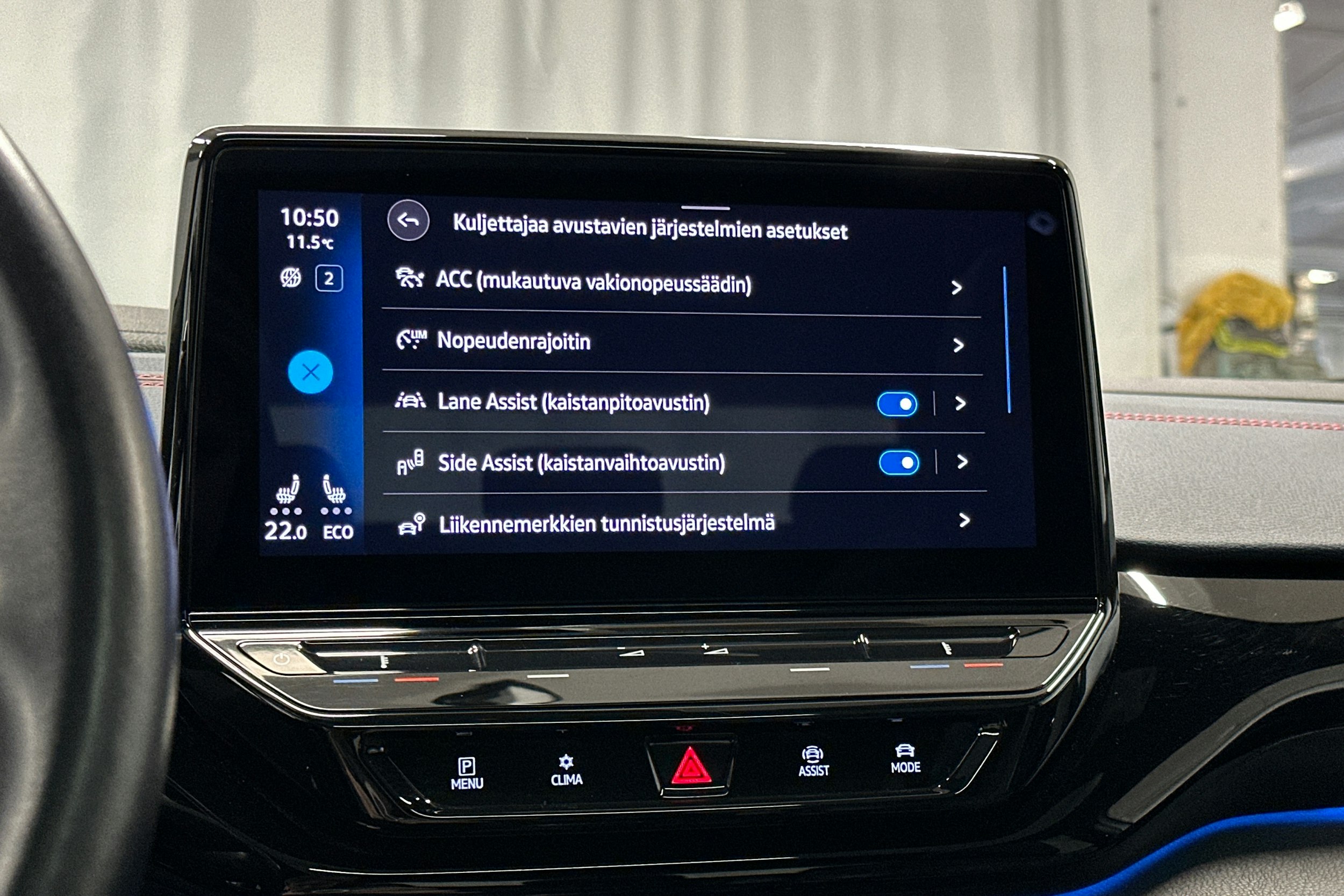 valkoinen Volkswagen ID.4 2022 kuva 26.