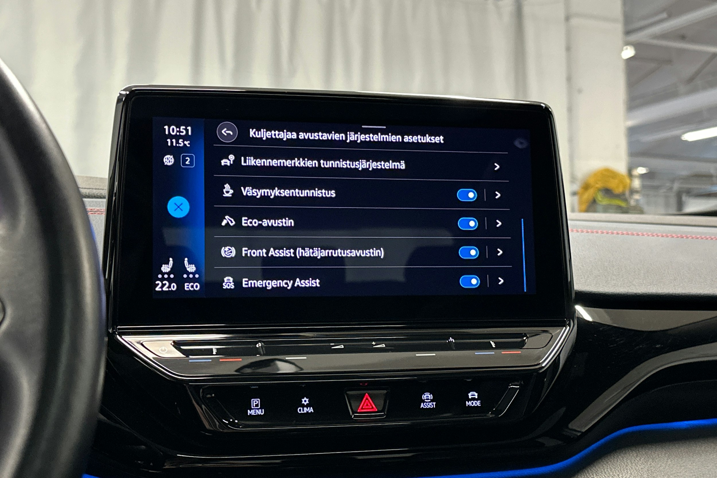 valkoinen Volkswagen ID.4 2022 kuva 27.