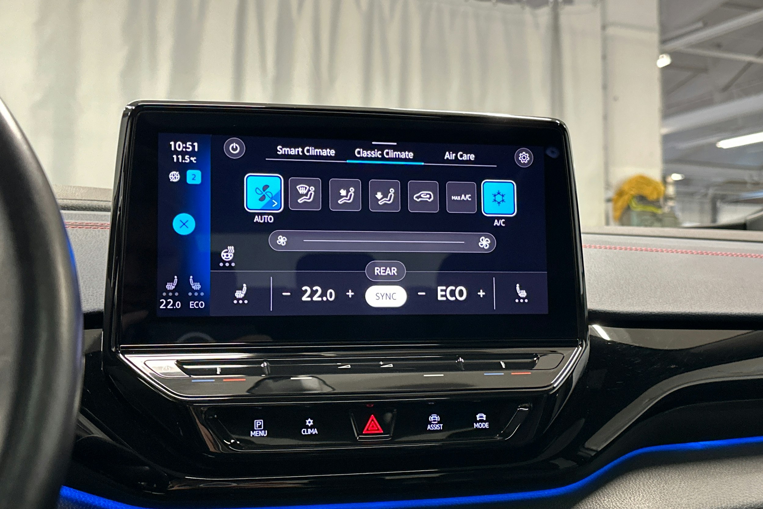 valkoinen Volkswagen ID.4 2022 kuva 28.