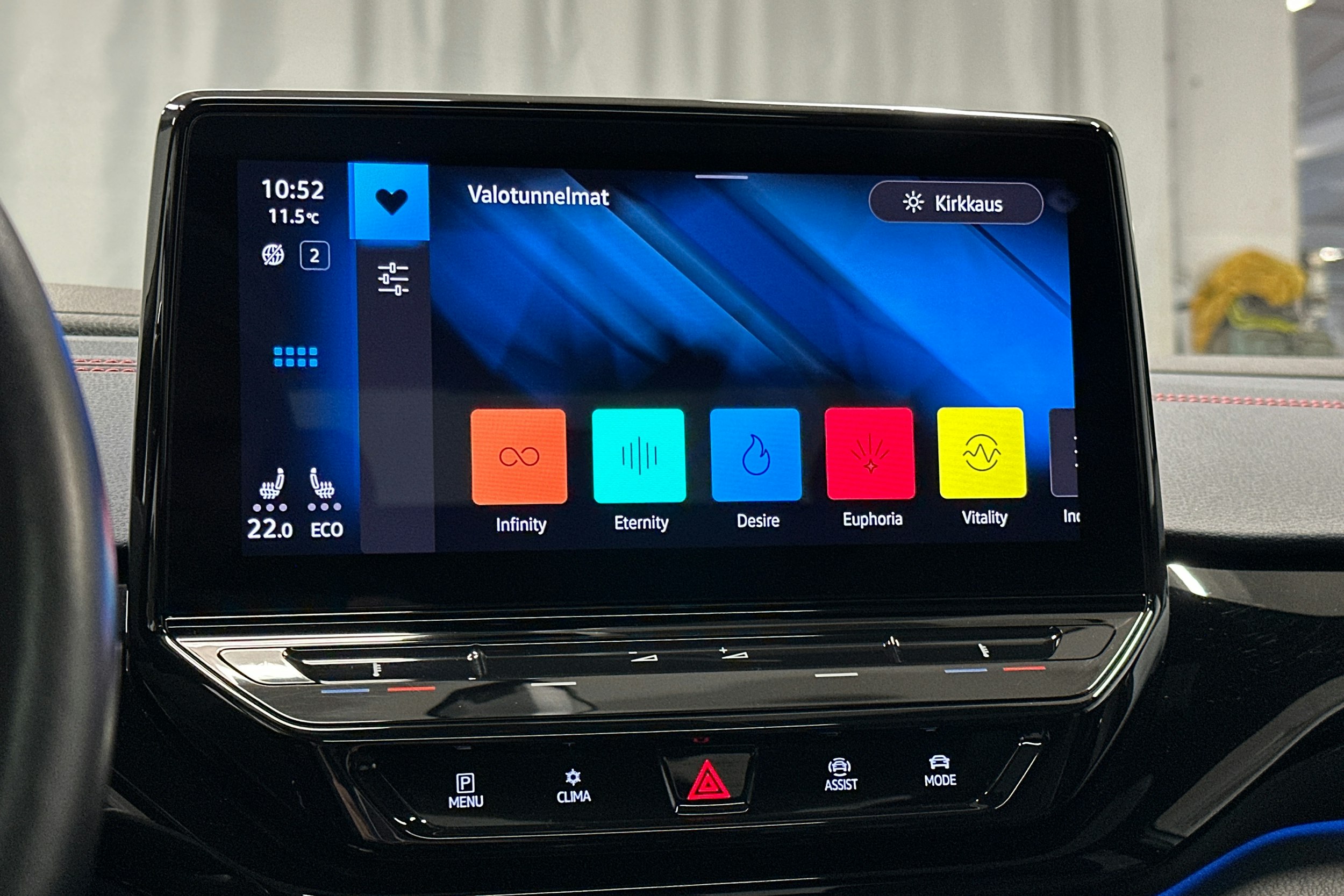 valkoinen Volkswagen ID.4 2022 kuva 31.