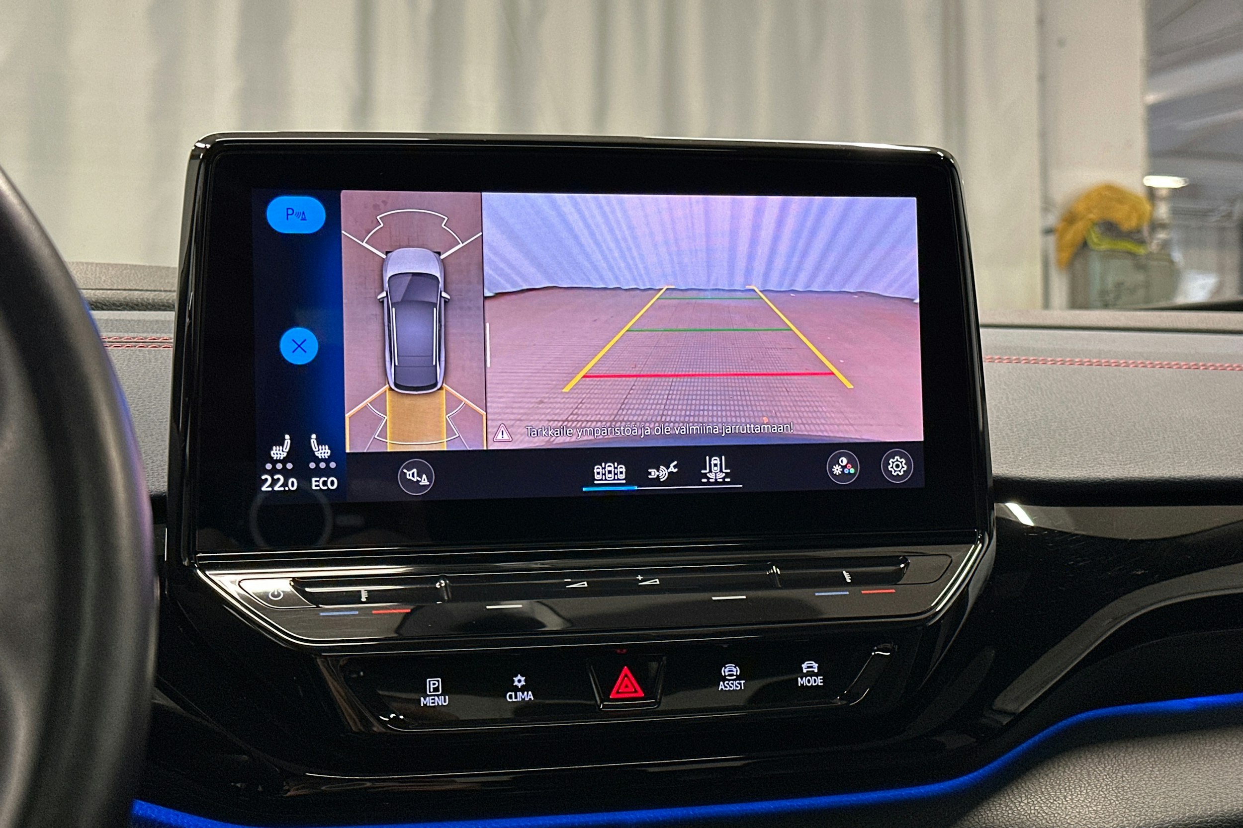 valkoinen Volkswagen ID.4 2022 kuva 32.