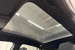 valkoinen Volkswagen ID.4 2022 kuva 33.