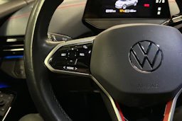 musta Volkswagen ID.4 2022 kuva 15.