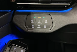 musta Volkswagen ID.4 2022 kuva 18.