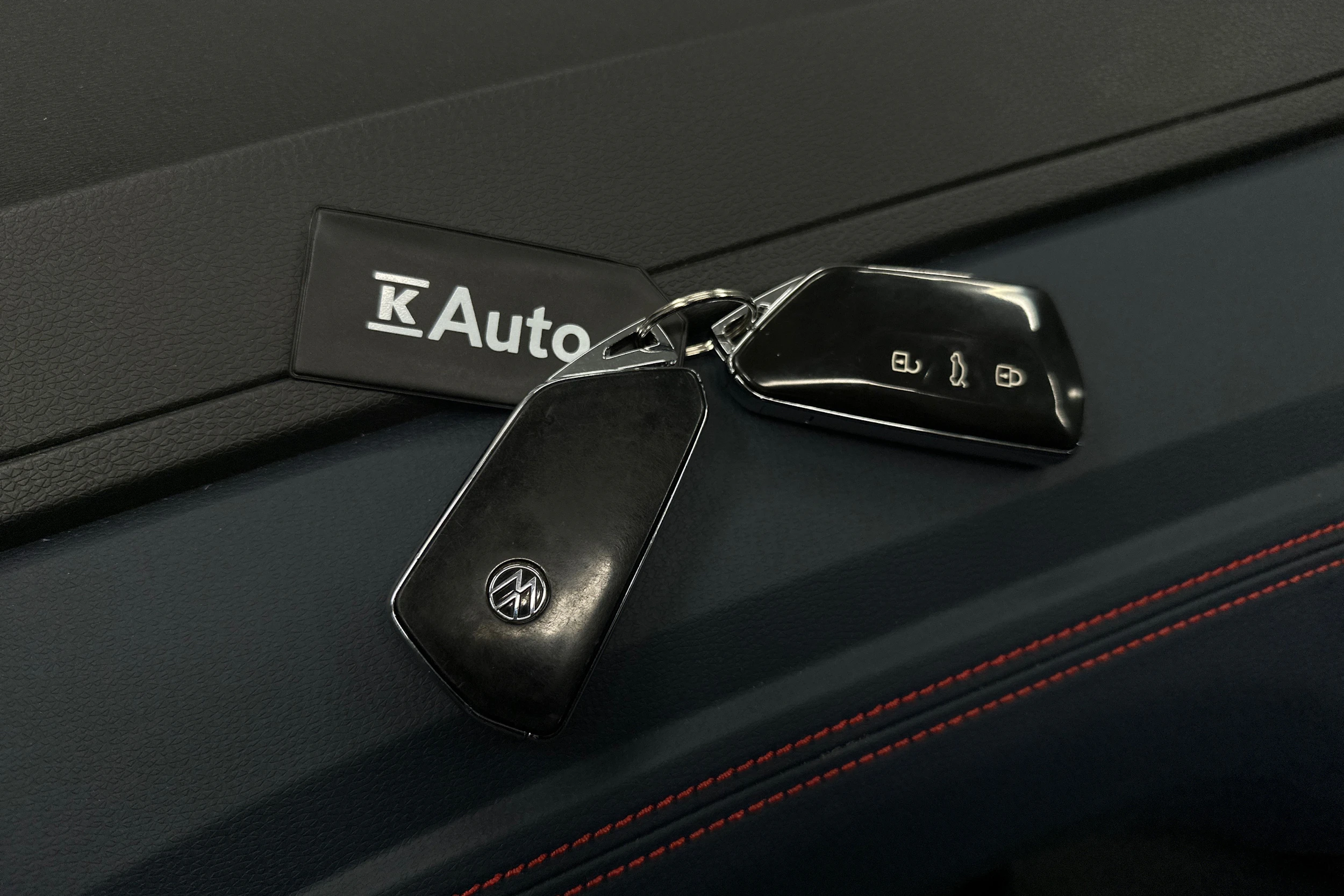 musta Volkswagen ID.4 2022 kuva 44.