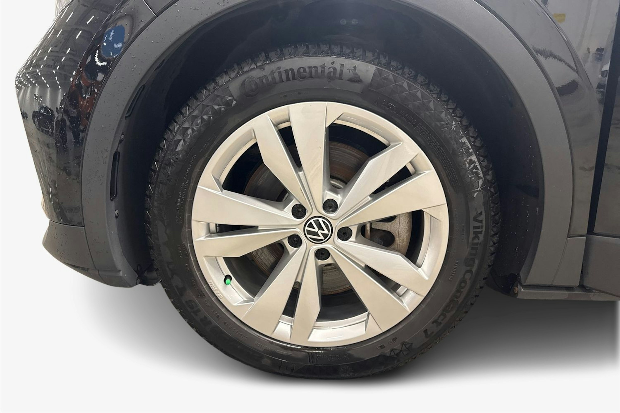 musta Volkswagen ID.4 2022 kuva 11.