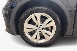 musta Volkswagen ID.4 2022 kuva 11.