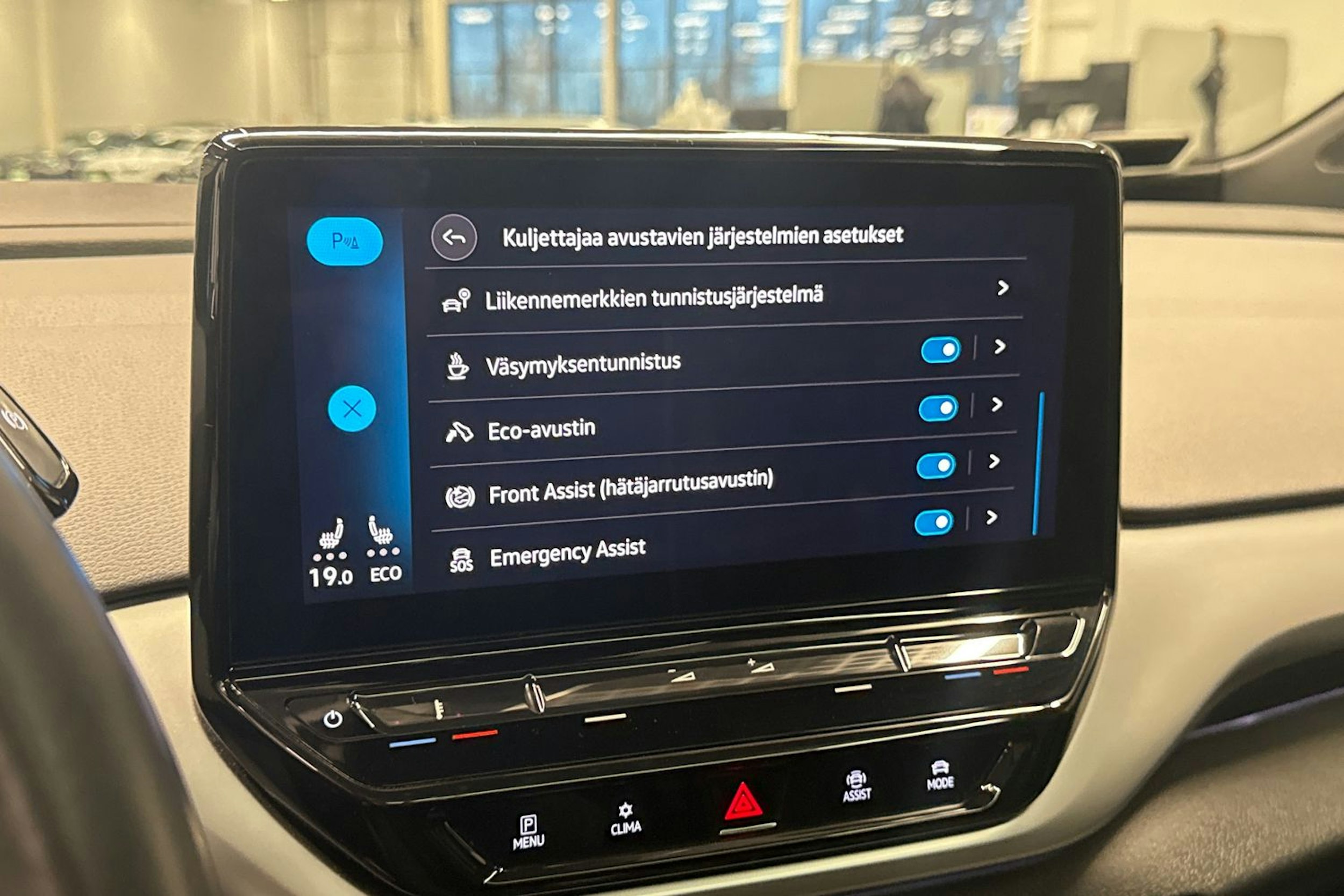 musta Volkswagen ID.4 2022 kuva 24.