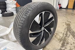 musta Volkswagen ID.4 2022 kuva 31.