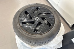 valkoinen Volkswagen ID.4 2022 kuva 11.
