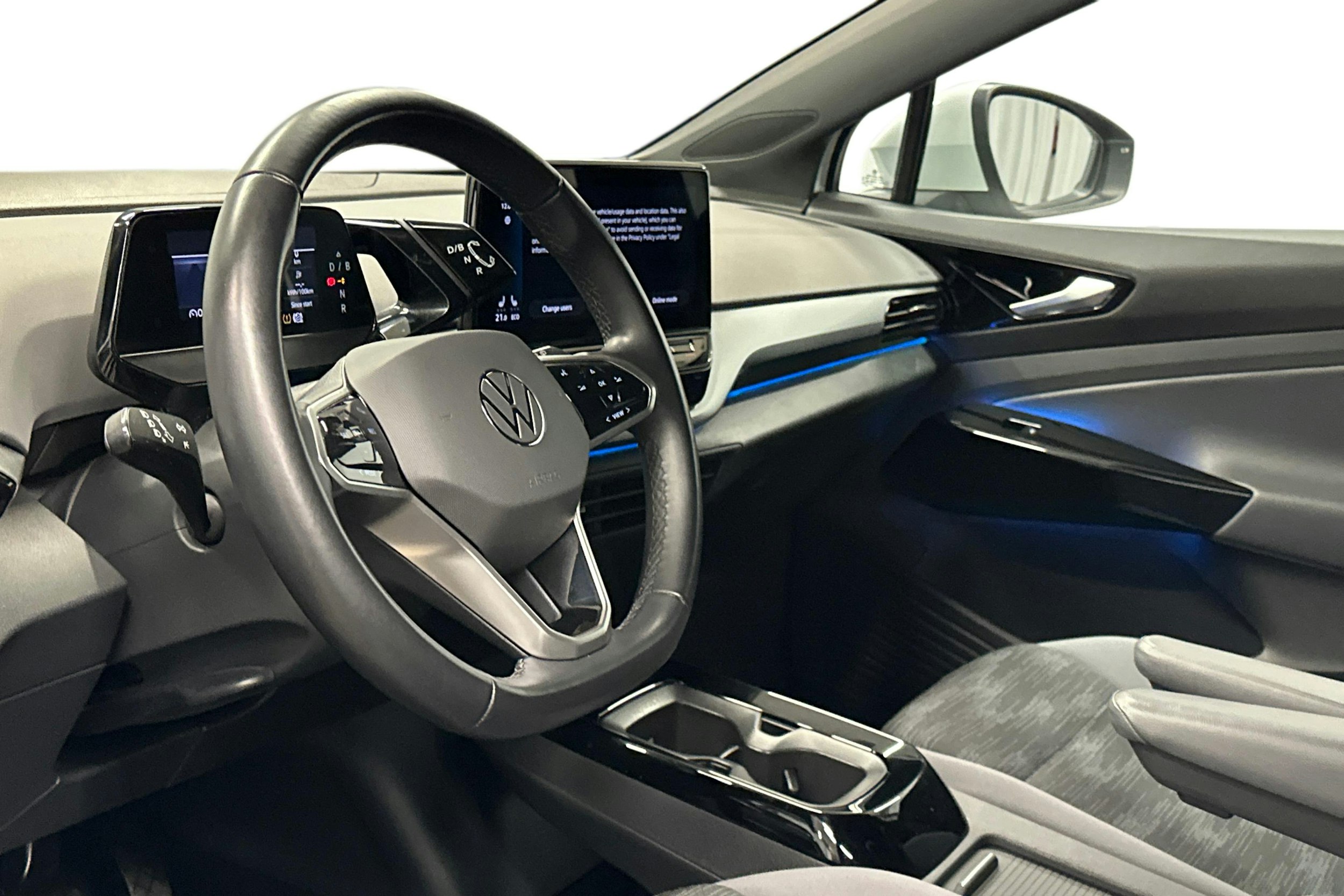 valkoinen Volkswagen ID.4 2022 kuva 7.