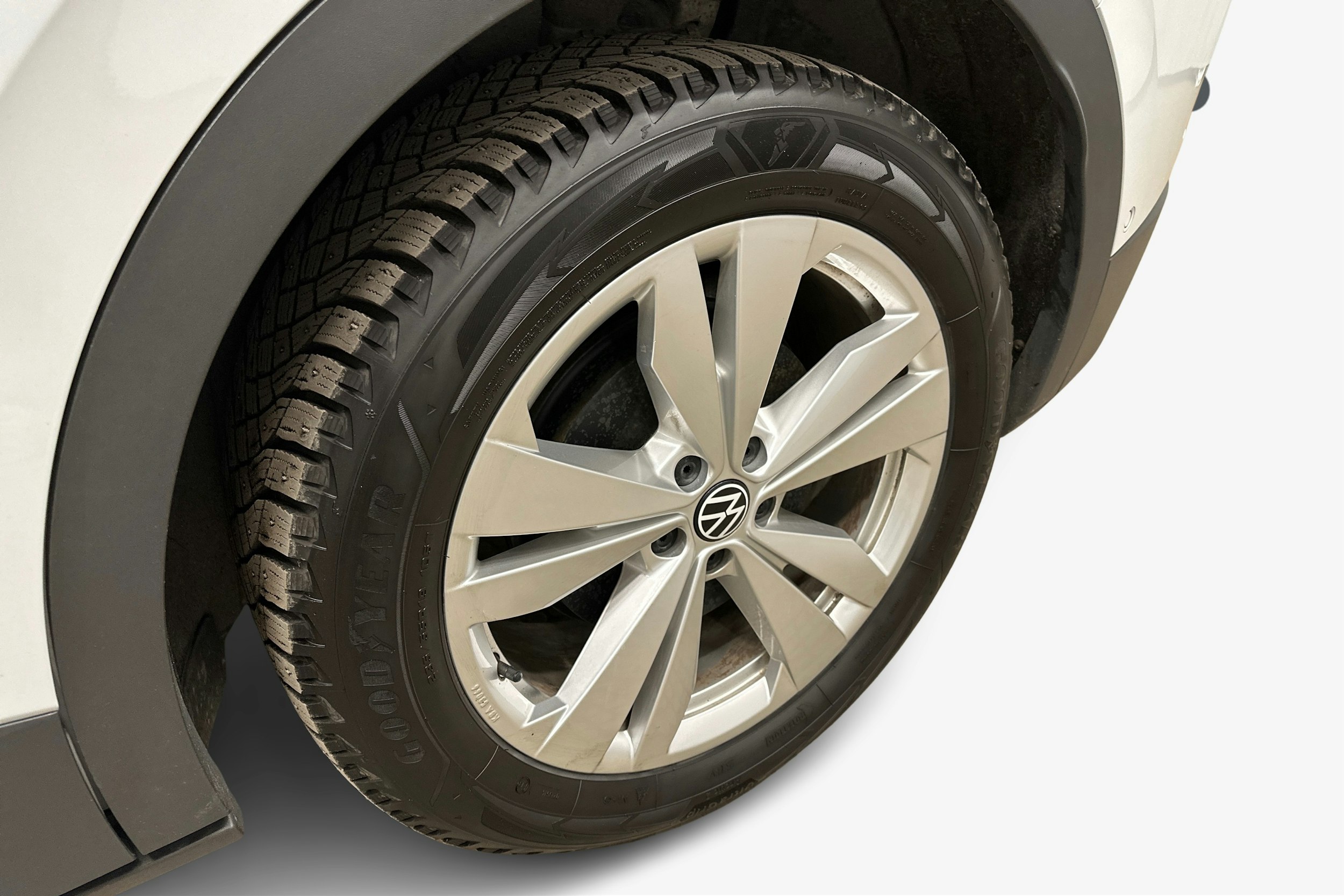 valkoinen Volkswagen ID.4 2022 kuva 11.