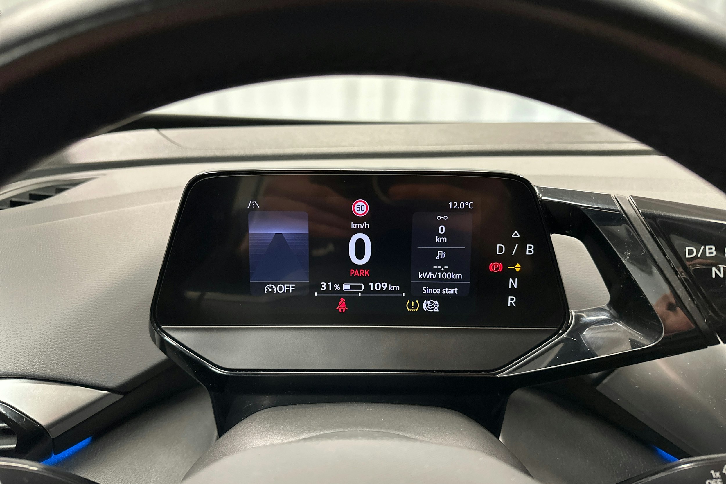 valkoinen Volkswagen ID.4 2022 kuva 16.