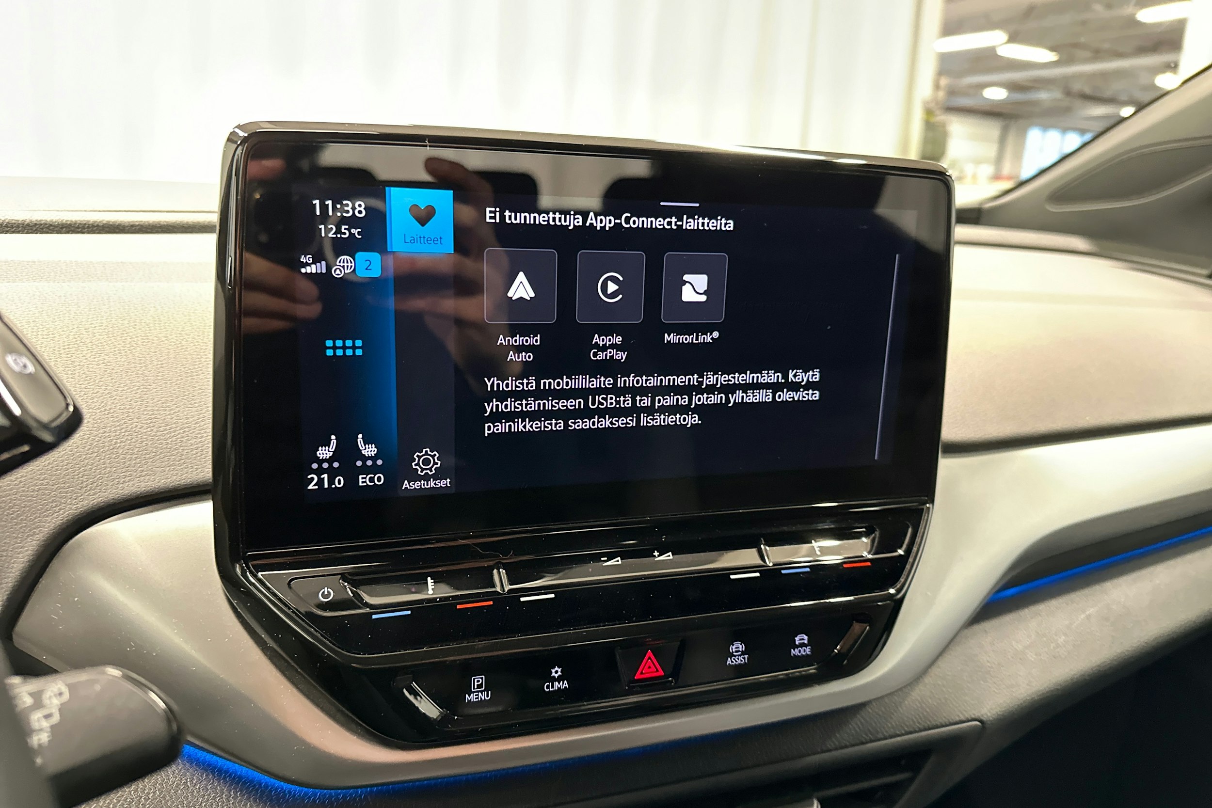 valkoinen Volkswagen ID.4 2022 kuva 20.