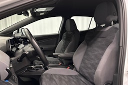 valkoinen Volkswagen ID.4 2022 kuva 25.