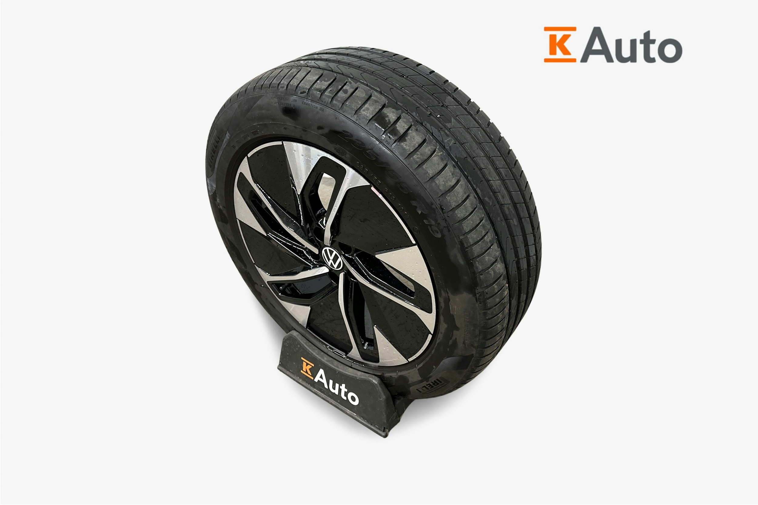 musta Volkswagen ID.4 2022 kuva 11.