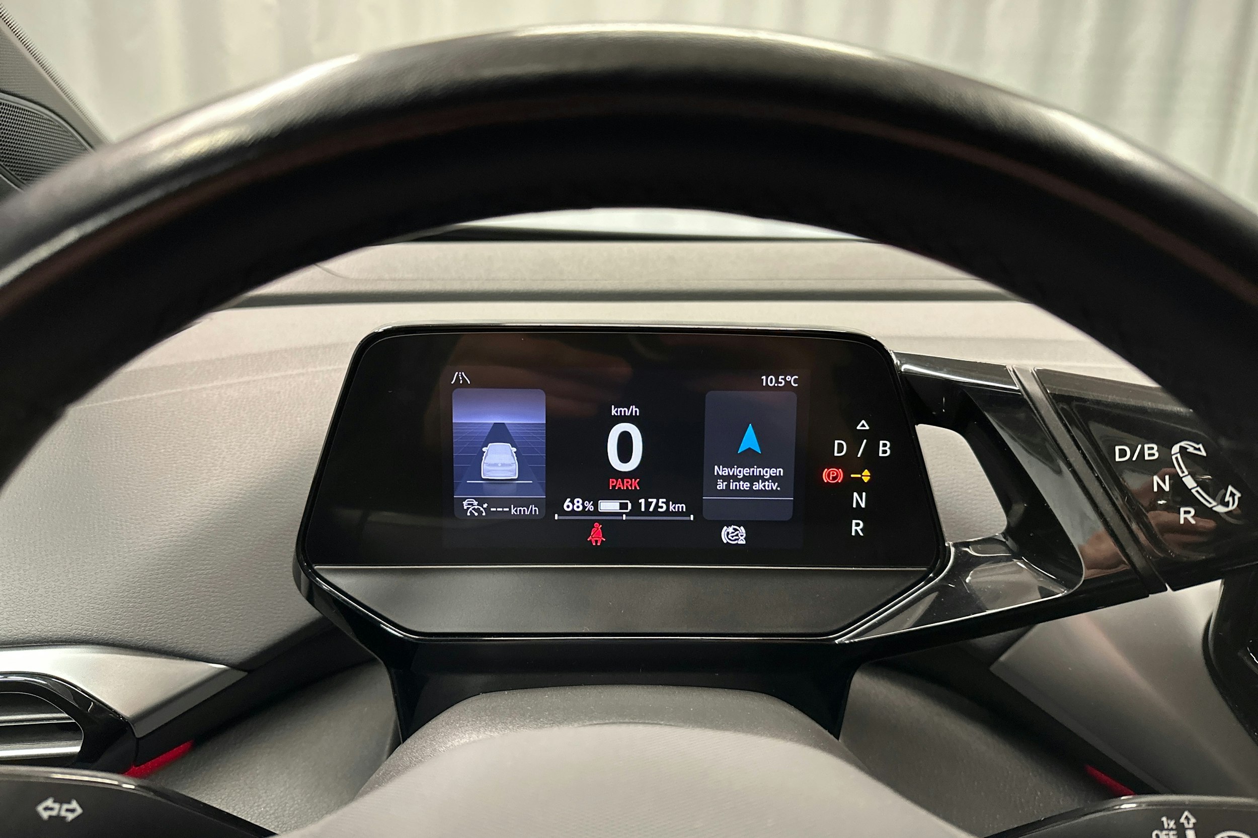 musta Volkswagen ID.4 2022 kuva 16.