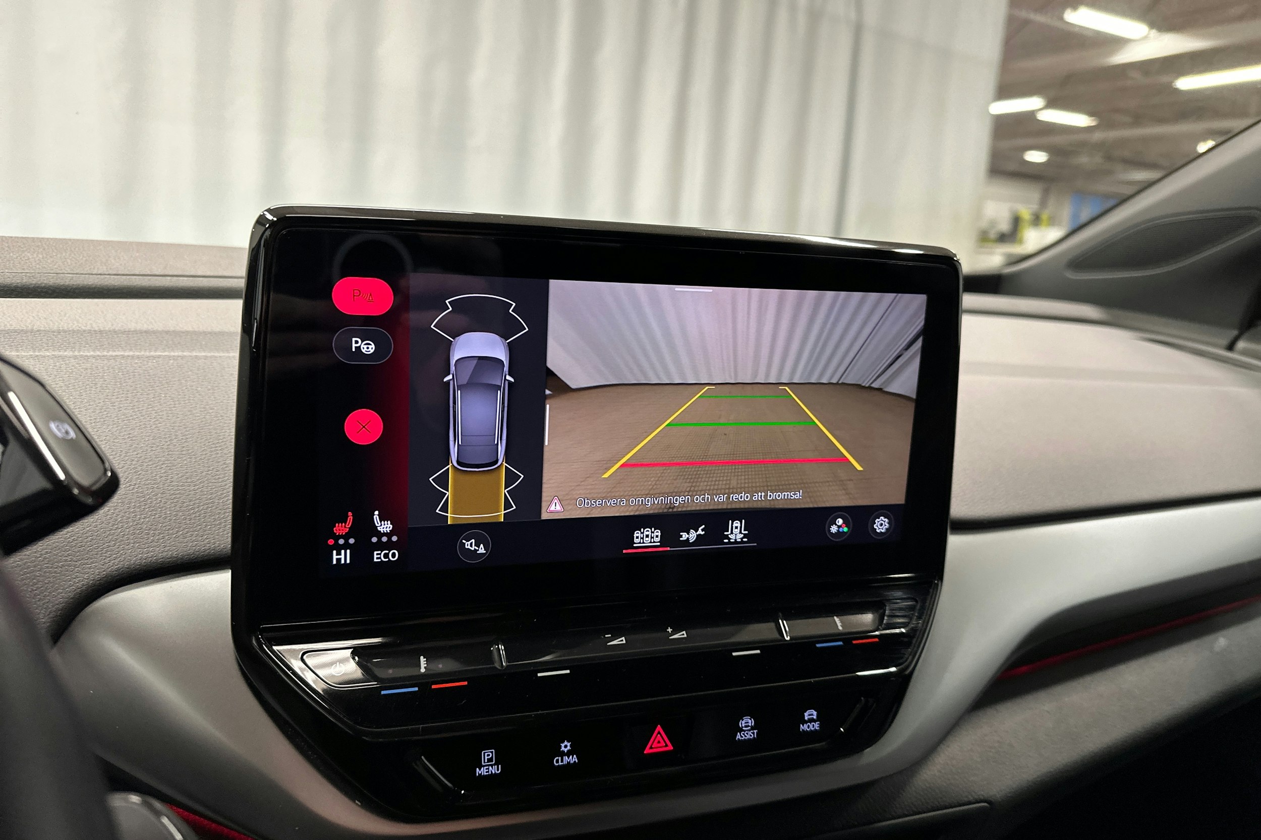 musta Volkswagen ID.4 2022 kuva 18.