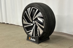 harmaa Volkswagen ID.4 2022 kuva 13.